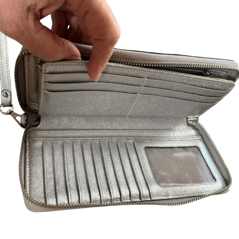 Women’s Michael Kors Taupe/Silver Wallet Wristlet w Zipper Closure